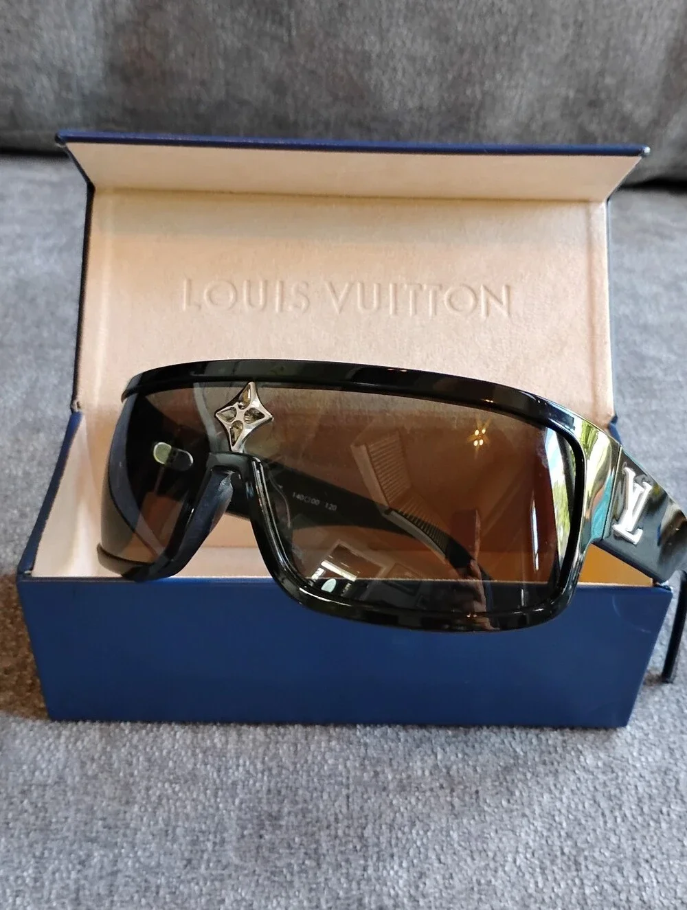 LOUIS VUITTON Cyclone Sport Mask Sunglasses 